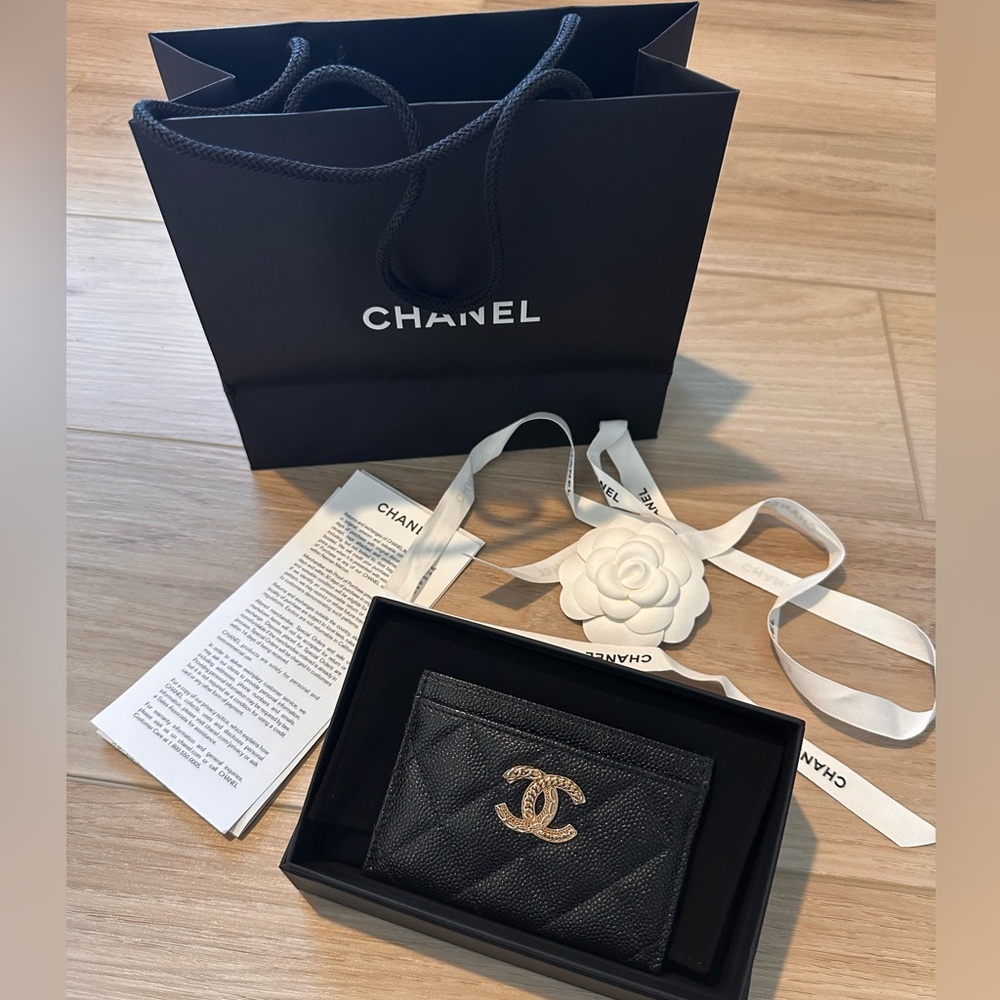 Chanel Black Caviar RARE- Card Holder w /gold- full set